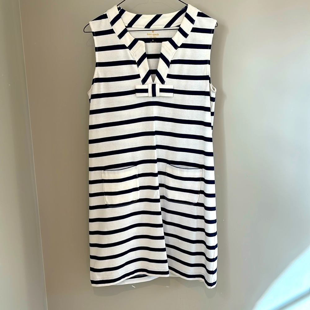 Women’s Kate Spade navy/ white striped dress with cute how and pockets; size M